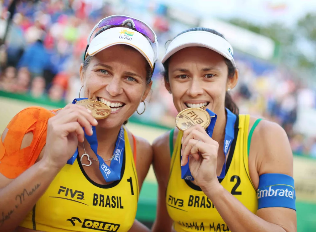 Ágatha/Bárbara e Larissa/Talita avançam invictas no Grand Slam do Rio