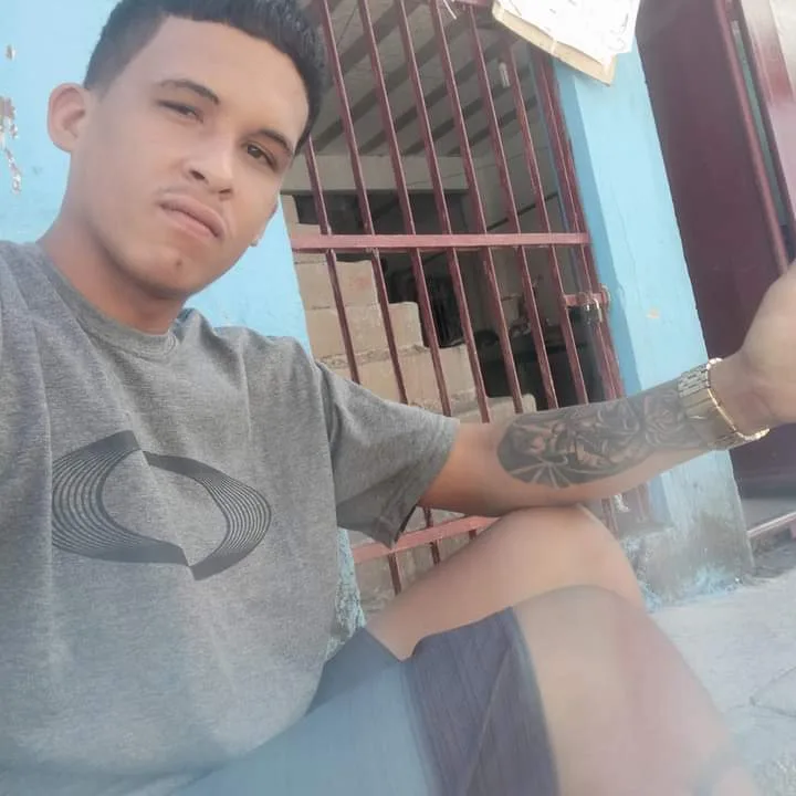 Ajudante de pedreiro é assassinado por motoqueiros armados em Cariacica