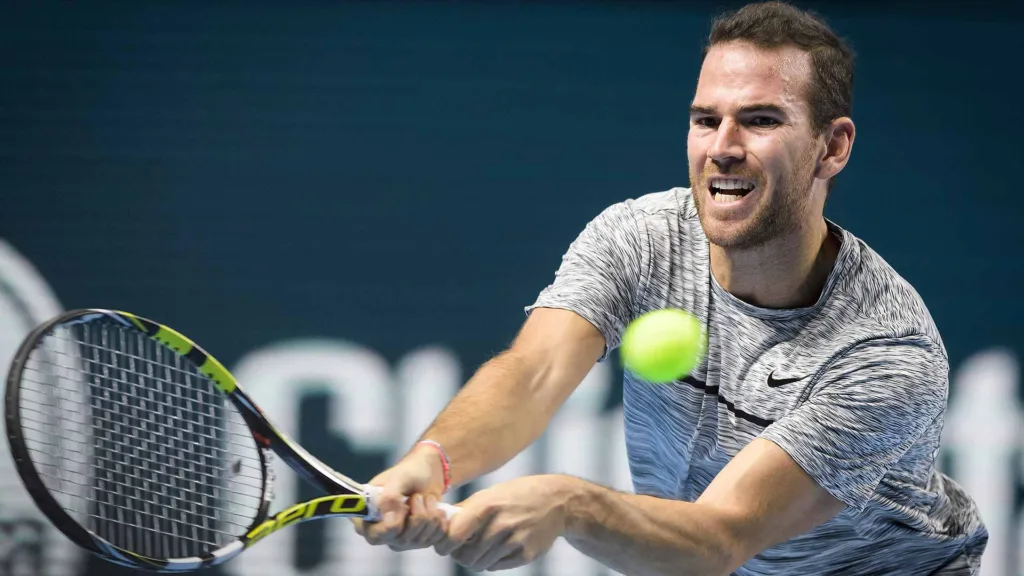 Mannarino elimina Monfils e encara bósnio na final em torneio turco