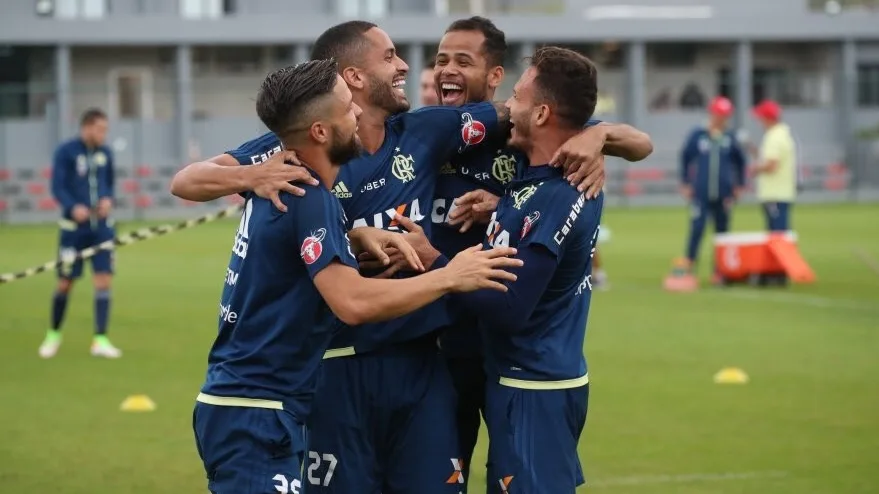 Com desfalques de Guerrero e Rhodolfo, Flamengo joga contra o Grêmio no Rio