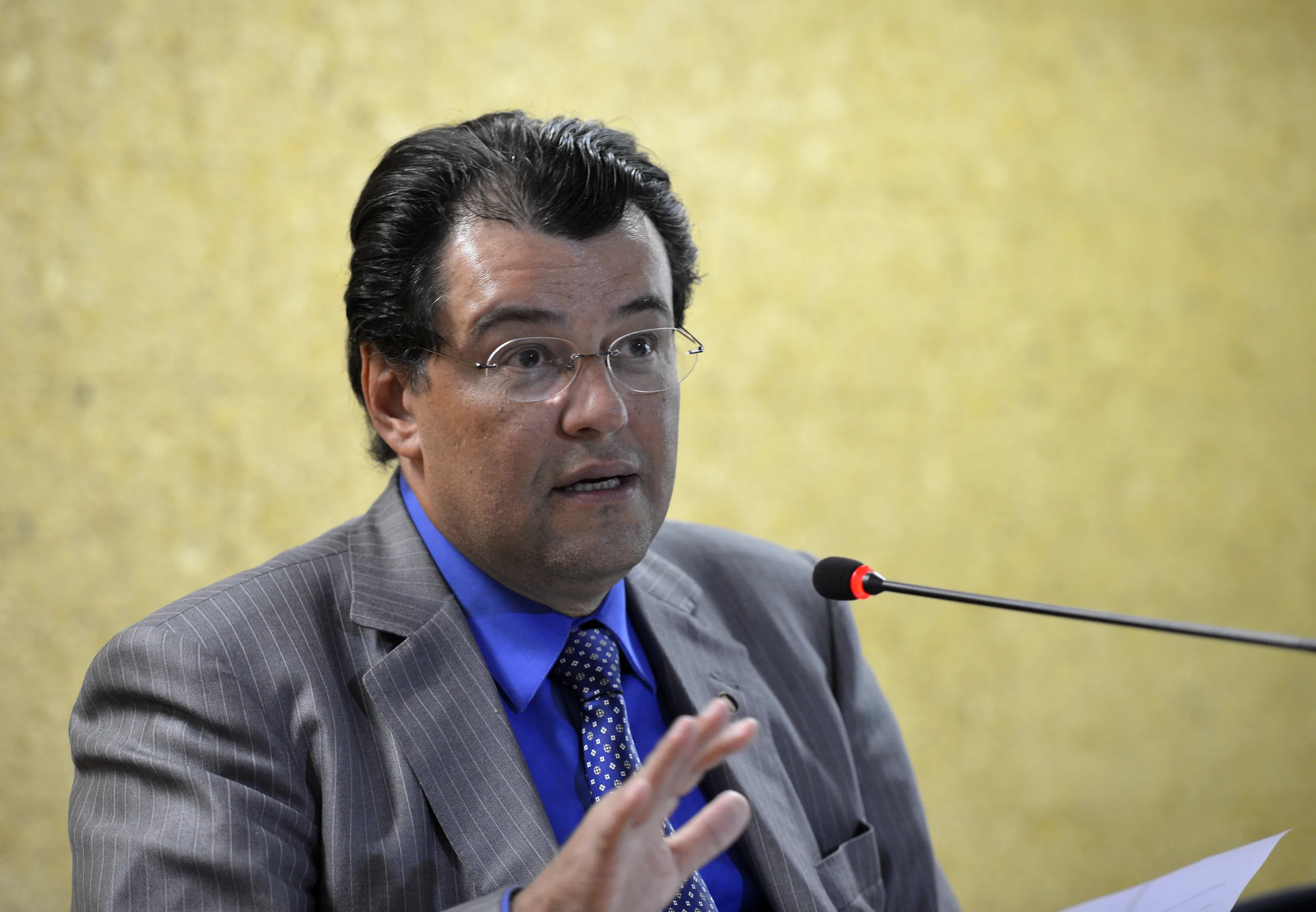 O ministro de Minas e Energia, Eduardo Braga, fala sobre o apagão que desligou parte da energia elétrica e dez estados e no Distrito Federal (Wilson Dias/Agência Brasil)