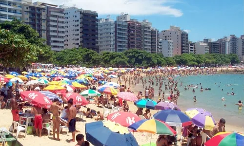 Vans e ônibus com turistas podem ter que pagar "pedágio" para entrar em Guarapari