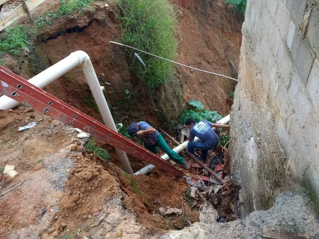 Equipes atuam na redução de danos causados pelas chuvas em Cachoeiro