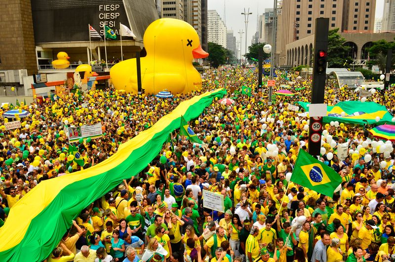 São Paulo – Manifestação na Avenida Paulista, região central da capital, contra a corrupção e pela saída da presidenta Dilma Rousseff (Rovena Rosa/Agência Brasil)