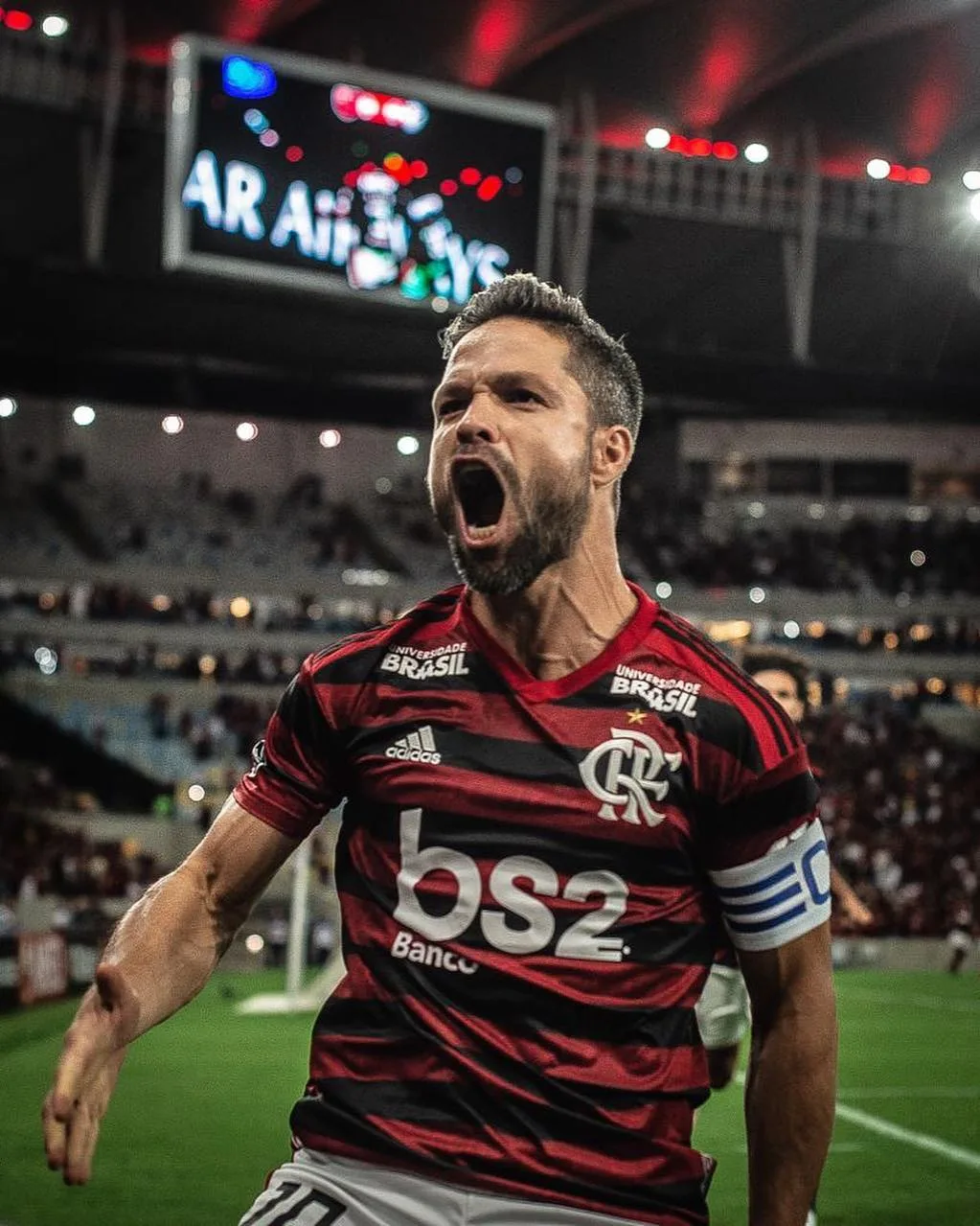 Flamengo renova com Diego Ribas por mais um ano