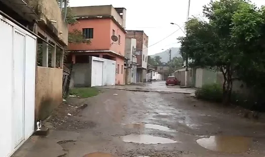 Policiais prendem dupla e atingem um deles em troca de tiros em Vila Velha