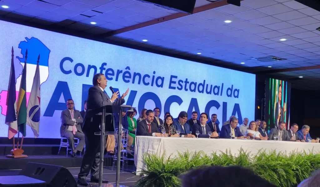 Ministro Flávio Dino dá palestra no ES 