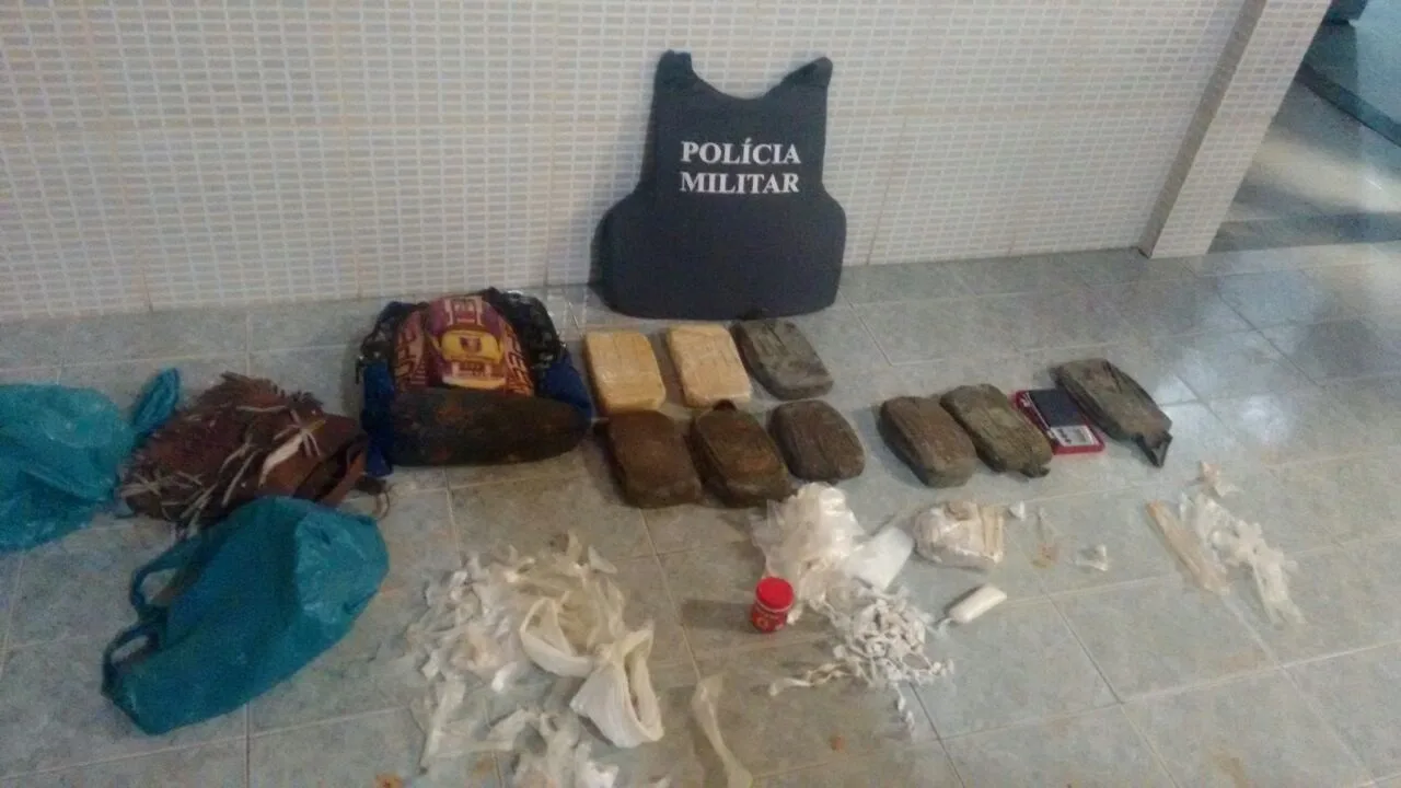 Polícia encontra 10 kg de pasta base de cocaína em obra abandonada em Bom Jesus do Norte