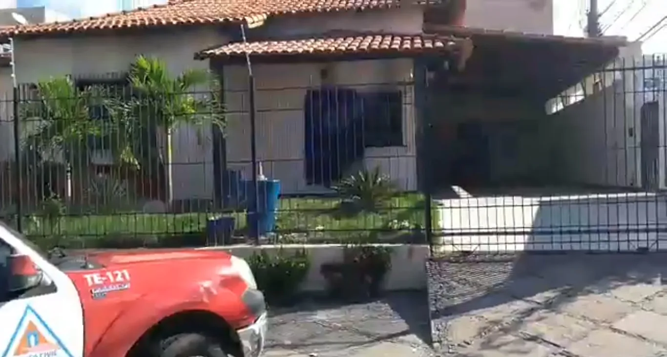 Corpo de Bombeiros realiza nova perícia em casa de irmãos carbonizados em Linhares