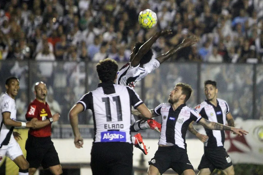 Vasco critica arbitragem e celebra apoio da torcida após eliminação