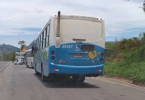 Motorista é ferido durante tentativa de assalto a ônibus em Cariacica