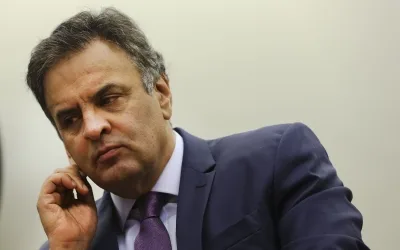 Gilmar Mendes manda de volta à PGR segundo pedido de inquérito contra Aécio