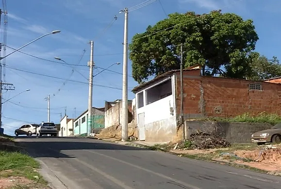 Homem sai de casa com faca e acaba morto a tiros na Serra