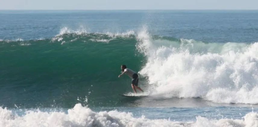 Surfista João Neves está confinado em El Salvador por causa do Novo Coronavírus