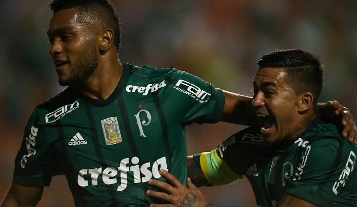 O jogador Borja, da SE Palmeiras, comemora seu gol contra a equipe da AA Ponte Preta, durante partida válida pela vigésima nona rodada, do Campeonato Brasileiro, Série A, no Estádio do Pacaembu.