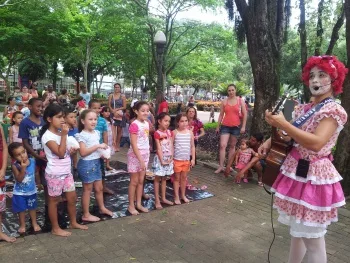 Histórias e atividades de leitura de graça no Parque Moscoso no próximo sábado