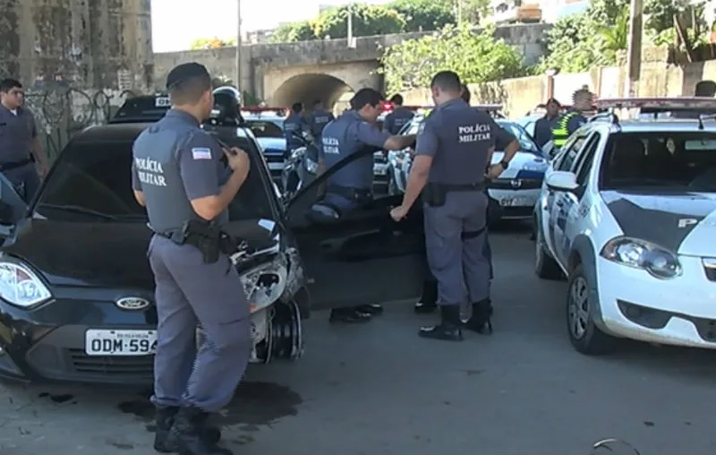 Mais de 10 viaturas são usadas para prender suspeito de tentar matar policiais em VV