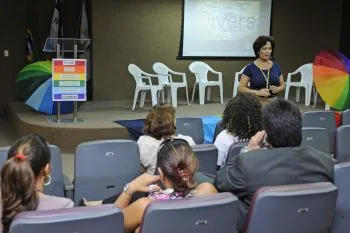 Abertura de atividades no Dia Internacional no Combate À Homofobia no auditório da SEMCID