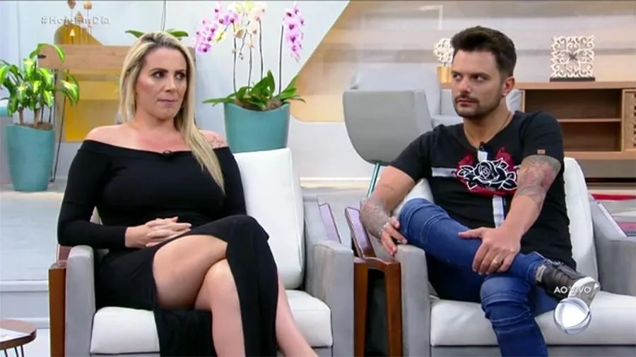 Mesmo sendo a primeira eliminada do Power Couple, Faby Monarca continua sendo assunto na casa