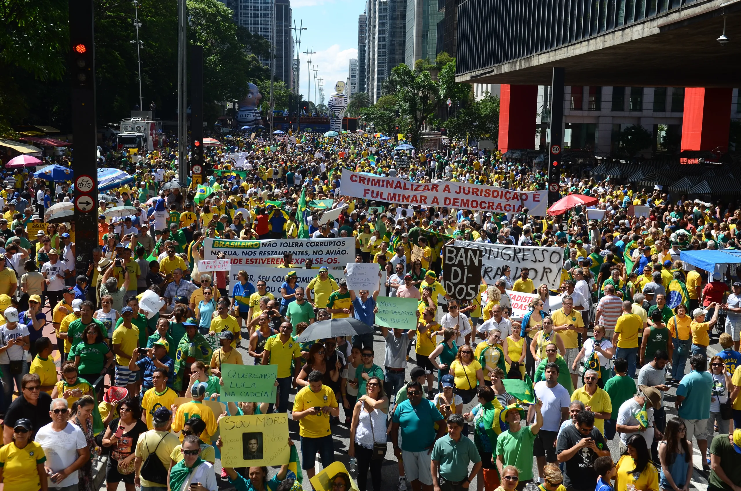 São Paulo – O Movimento Vem Pra Rua realiza manifestações em todo o país. O ato é em apoio à Operação Lava Jato e contra a corrupção e a forma de se fazer política no Brasil (Rovena Rosa/Agência Brasil)