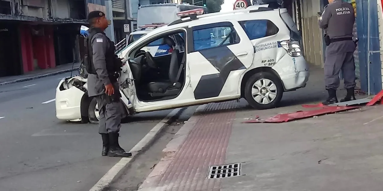 Dois policiais ficam feridos após perseguição no Centro de Vitória