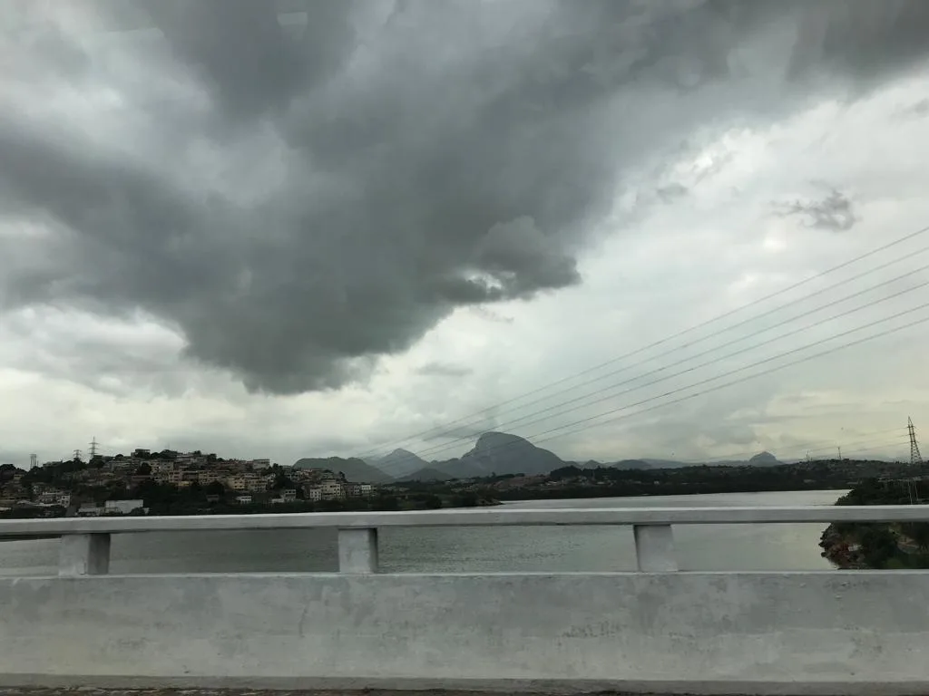 Frente fria pode trazer chuva para o ES nesta terça-feira. Confira a previsão!