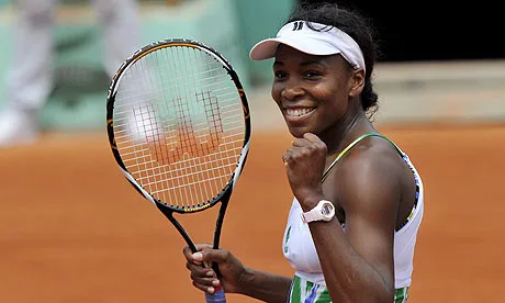 Venus Williams confirma favoritismo e bate japonesa na estreia em Hong Kong