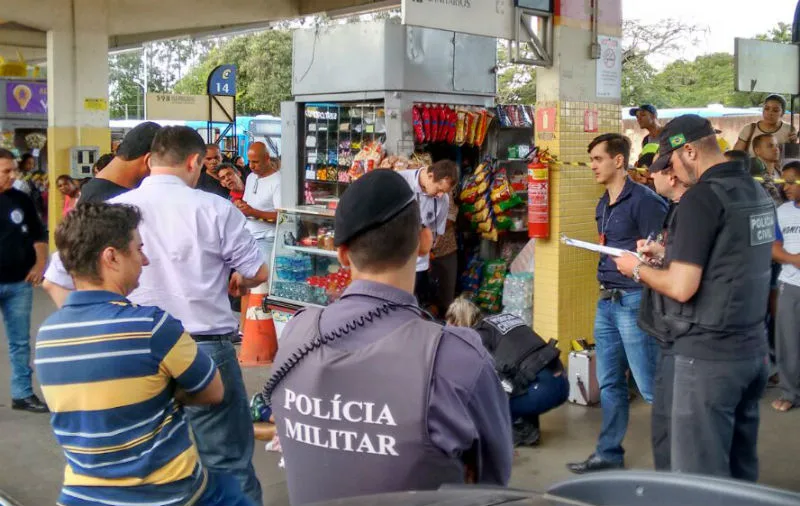 Briga entre idosos termina em morte dentro do Terminal de Carapina na Serra