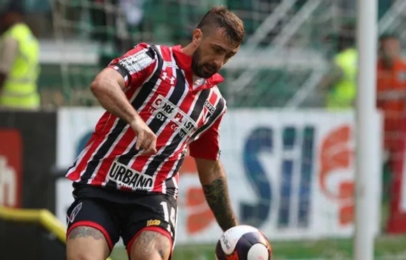 Pratto afirma que demissão de Ceni foi culpa dos jogadores do São Paulo