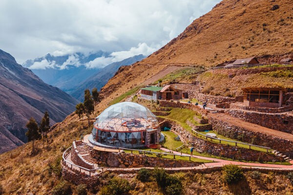 Suítes em cúpulas de vidro em hotel no Peru