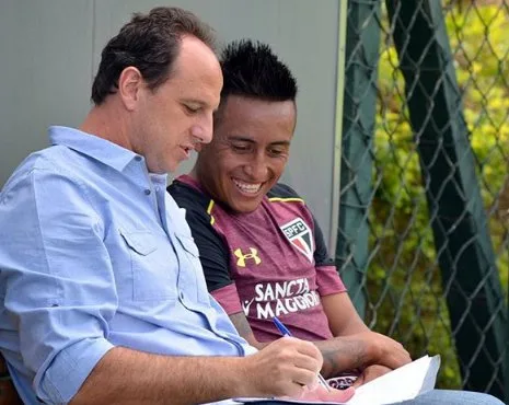 Rogério Ceni apresenta auxiliares e tem primeira reunião com elenco do São Paulo