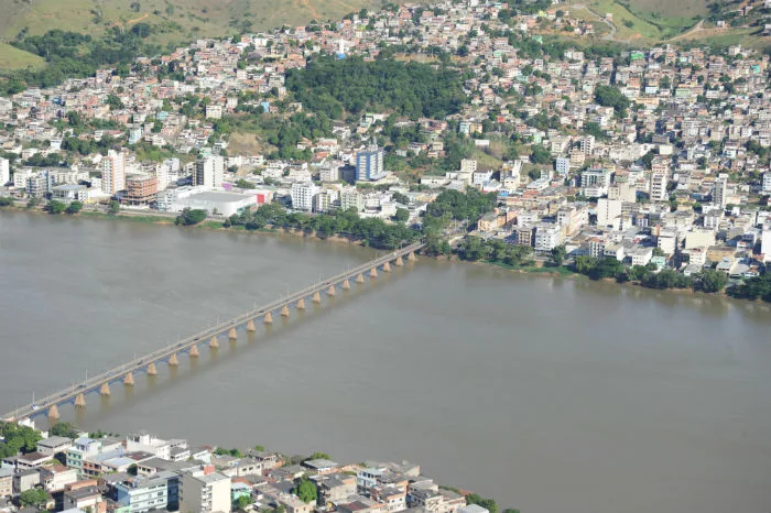 Corpo de homem é encontrado boiando no Rio Doce em Colatina