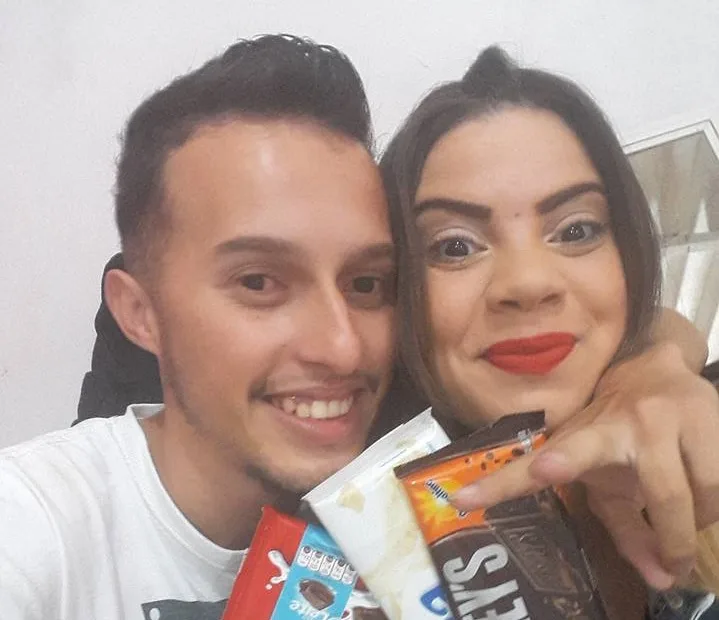 Jovem mostra como fazer a esposa feliz com apenas R$ 20 e publicação viraliza na web