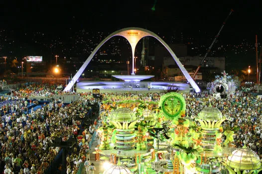 Por risco de incêndio, MP pede bloqueio da Sapucaí na véspera do carnaval