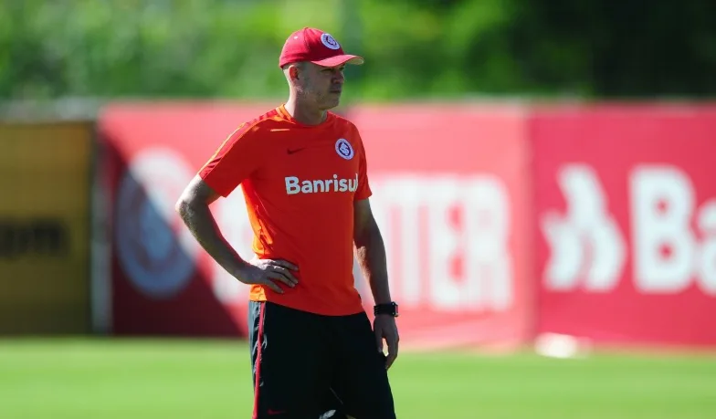 Internacional confirma demissão de Antônio Carlos Zago