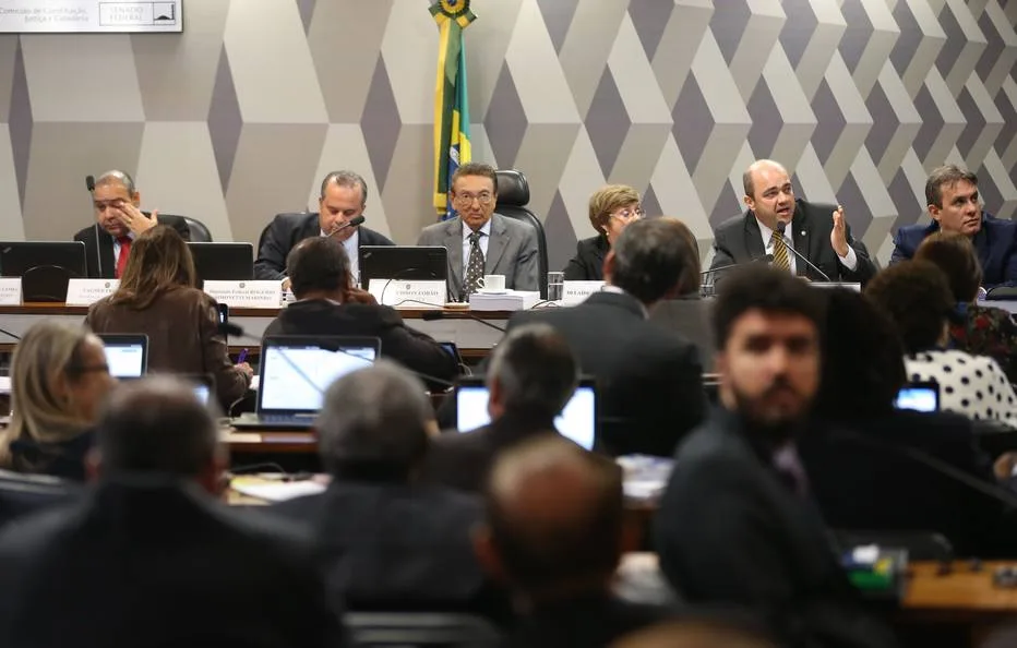 Brasília DF 27/06/2017 POLITICA A ministra do Tribunal Superior do Trabalho Delaide Alves Miranda, o procurador-geral do Trabalho, Ronaldo Curado Fleury e o juíz do Trabalho Rodrigo Dias participam de audiência na CCJ do Senado sobre a reforma trabalhista FOTO Antonio Cruz/Agência Brasil