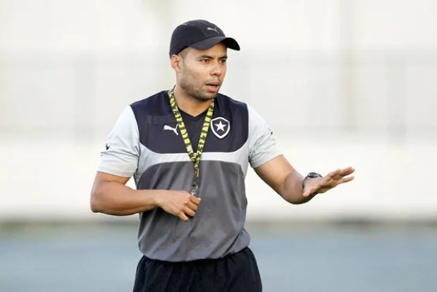 Jair Ventura descarta pressão no Botafogo por vaga na Libertadores