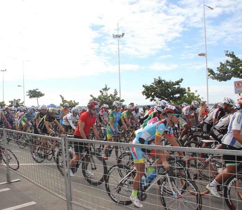 Desafio de ciclistas leva adrenalina de Vitória a Anchieta no final de semana