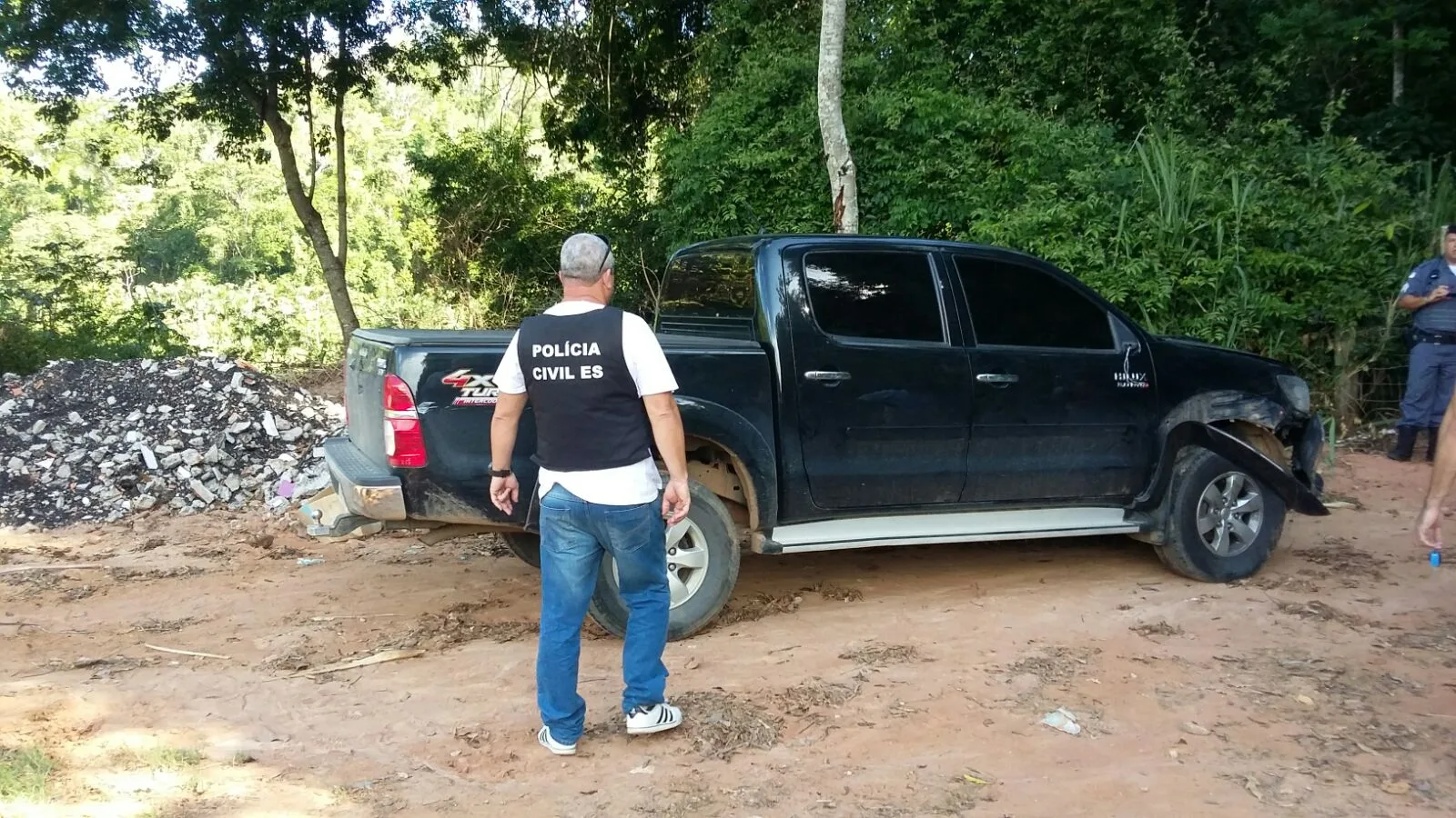 Assaltantes escapam de perseguição e provocam acidente em Cachoeiro de Itapemirim