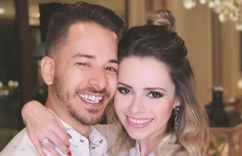 Sandy e Junior Lima roubam a cena em casamento da prima