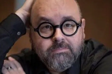 Morre escritor Carlos Ruiz Zafón, autor de 'A Sombra do Vento' aos 55 anos