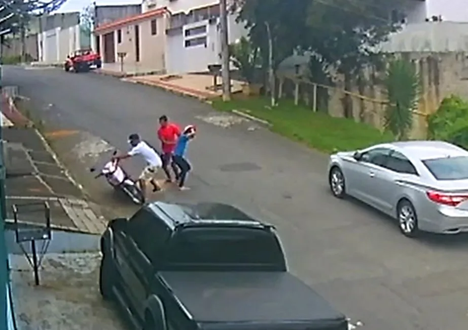 Mulher tem moto roubada no bairro São Judas Tadeu em Guarapari