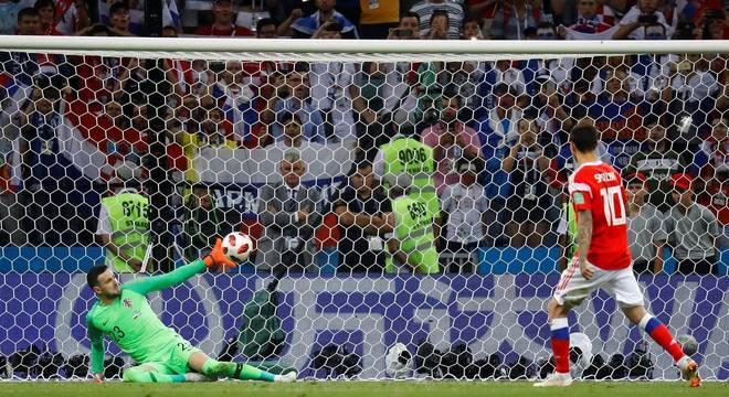 Croácia vence Rússia nos pênaltis e pega a Inglaterra na semifinal