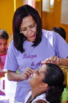 Atividades no salão social no cras de Santa Marta