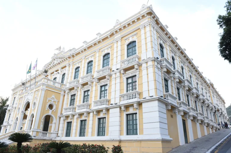 Servidores do Espírito Santo não vão emendar feriado na próxima semana