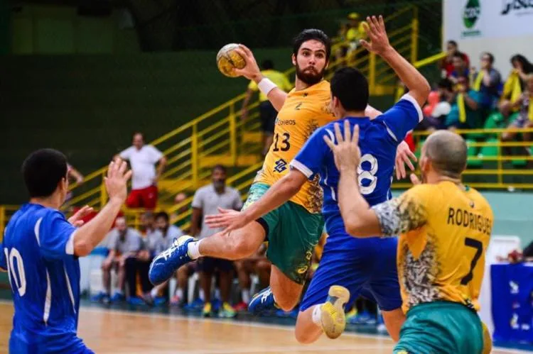 Seleção masculina de handebol bate Romênia em torneio preparatório para Mundial