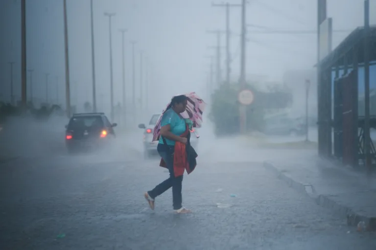 Feriadão no Espírito Santo será de chuva forte, raios e rajadas de vento