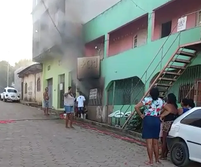 Estúdio musical pega fogo em Nova Rosa da Penha em Cariacica