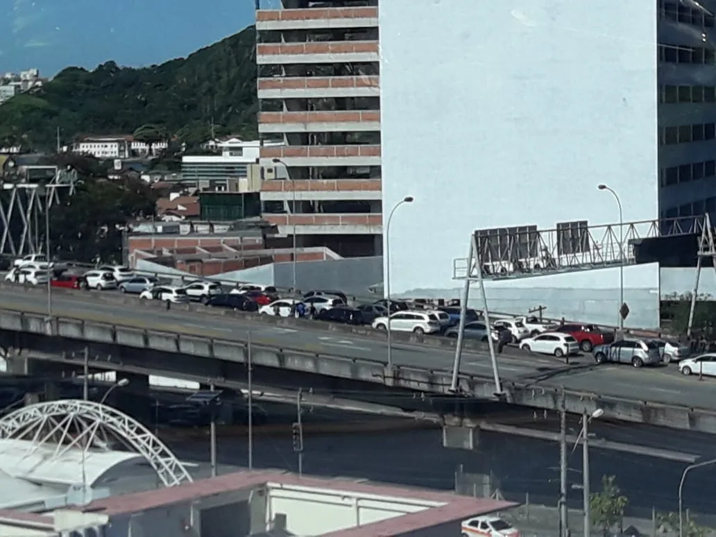 Atenção motoristas! Trânsito complicado nesta terça-feira em Vila Velha e Vitória