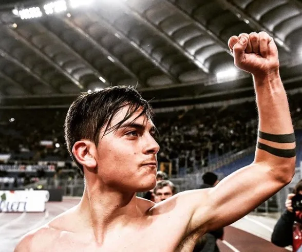 Dybala se recupera e é relacionado para estreia da Juventus na Liga dos Campeões